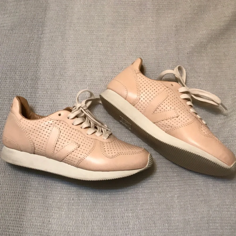 Veja Bastille leather sneakers 👟 - Picture 1 of 6